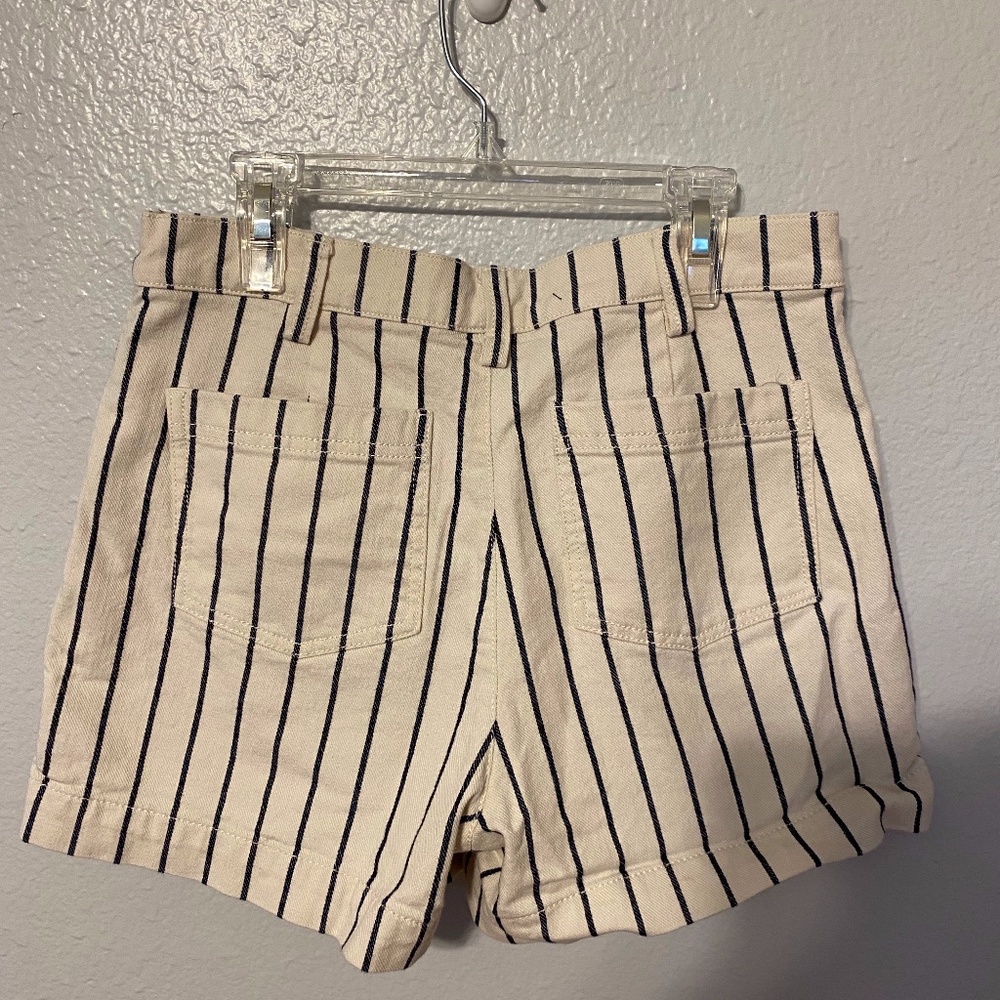 MADEWELL off white and navy blue shorts